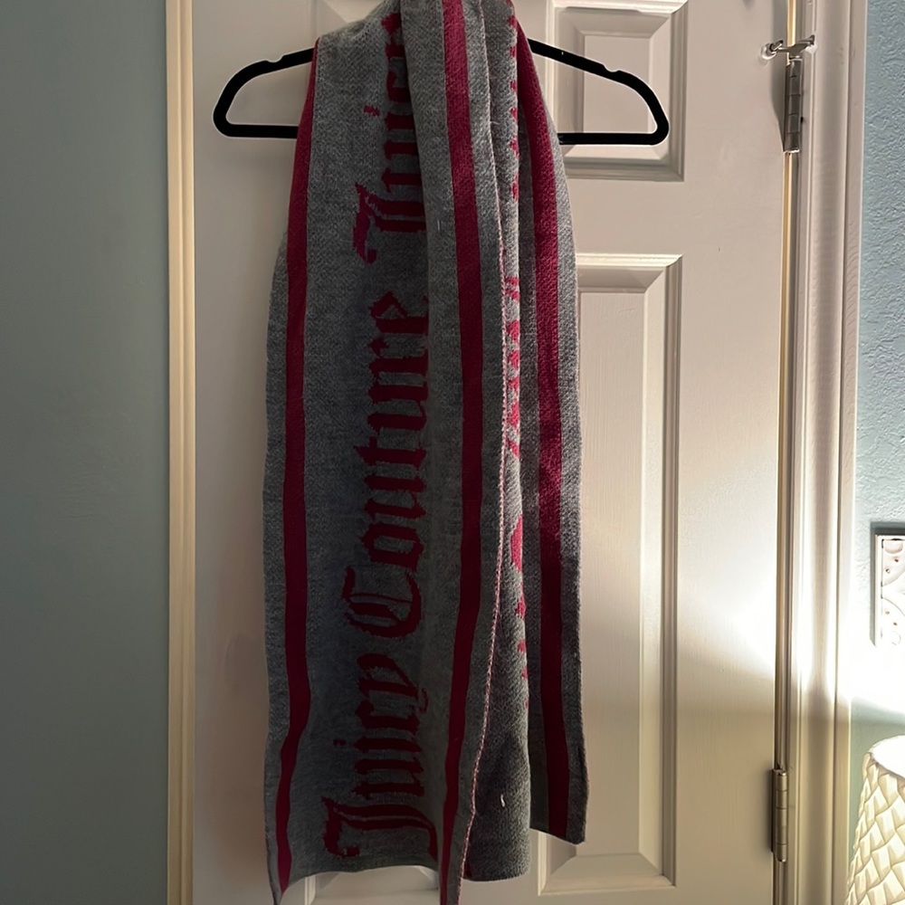 Juicy couture scarf